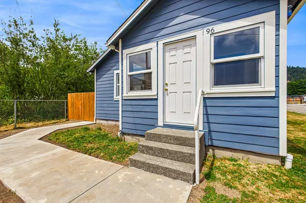 Rio Dell, CA 95562,96 Painter ST