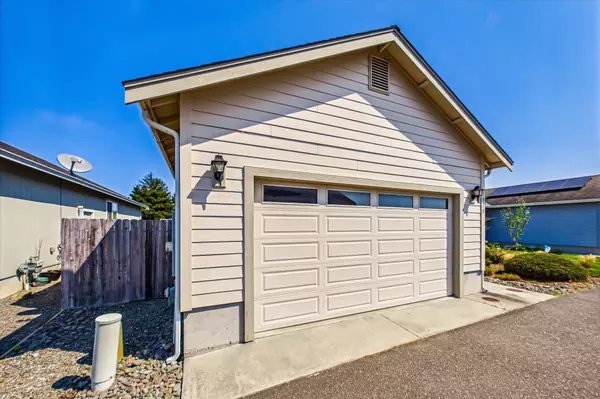 Mckinleyville, CA 95519,1938 Elmwood PL