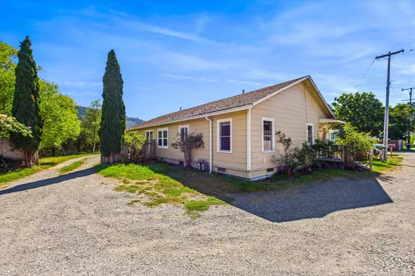 441   443 Dixie ST, Rio Dell, CA 95562