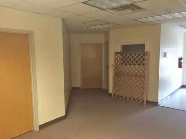 Newport, ME 04953,442 Moosehead TRL