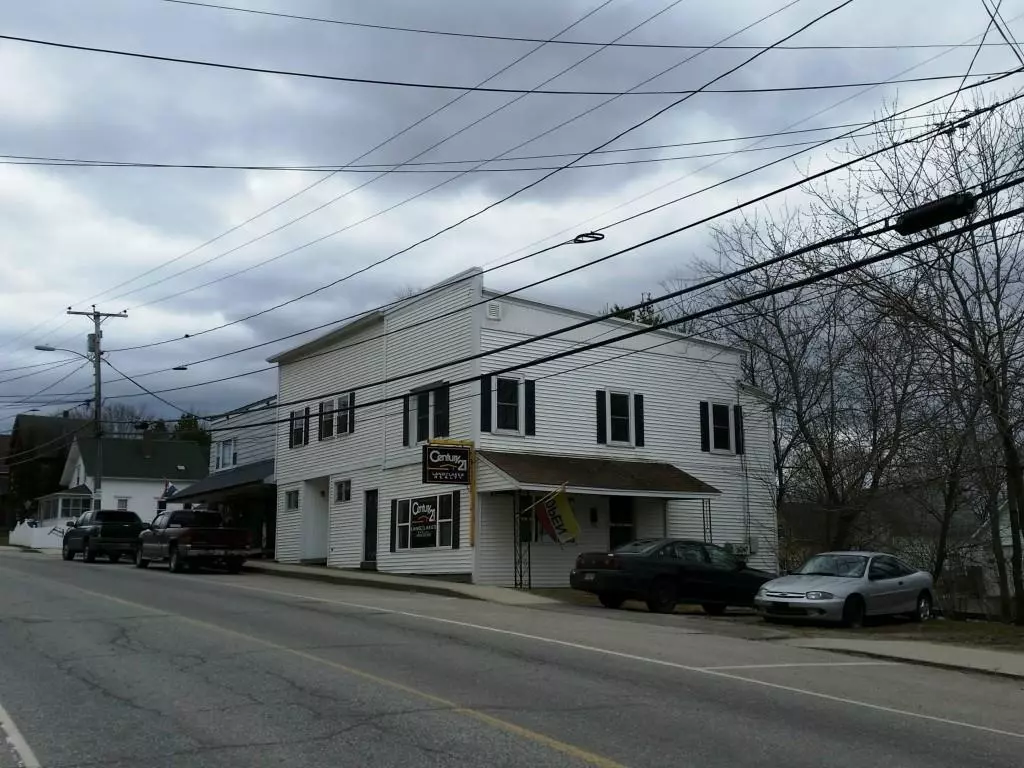 Oakland, ME 04963,11 Church ST