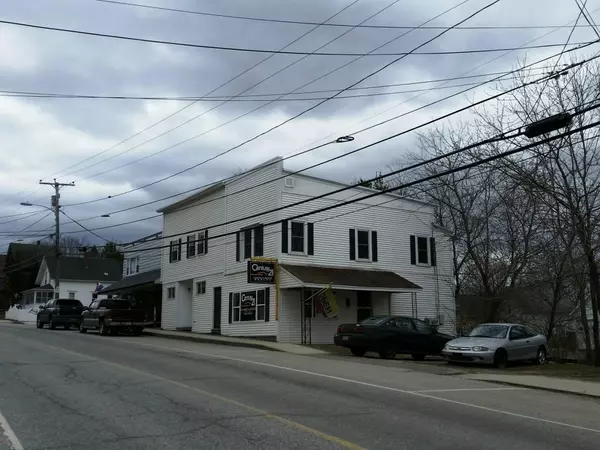 11 Church ST, Oakland, ME 04963