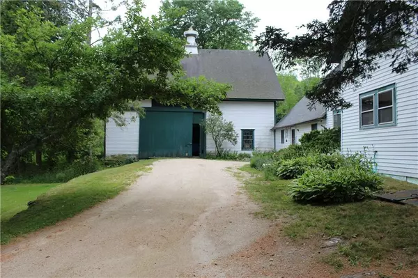 Blue Hill, ME 04614,419 South Street Route