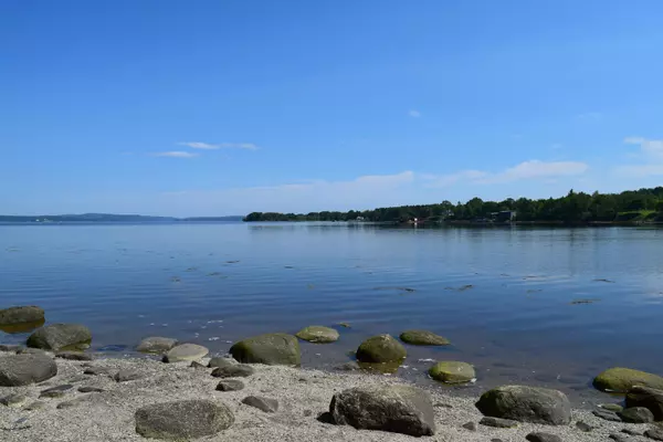 Castine, ME 04421,24 Morse Cove LN