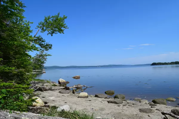 Castine, ME 04421,24 Morse Cove LN