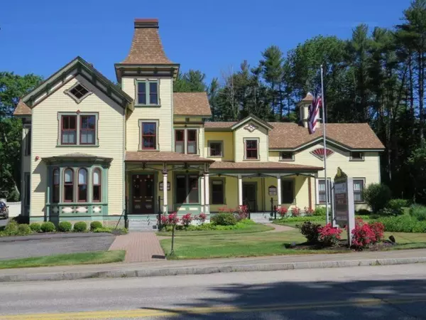 28 Long Sands RD, York, ME 03909