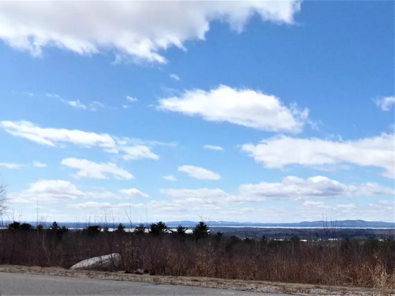 7-B Tarkiln Hill RD, Raymond, ME 04071