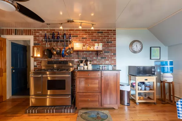 Castine, ME 04421,86 Water Street ST