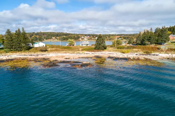 9 Store Point Road, Swans Island, ME 04685