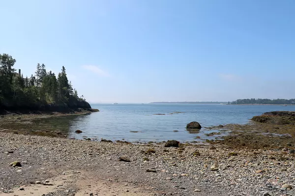 Mount Desert, ME 04662,18 South Shore RD