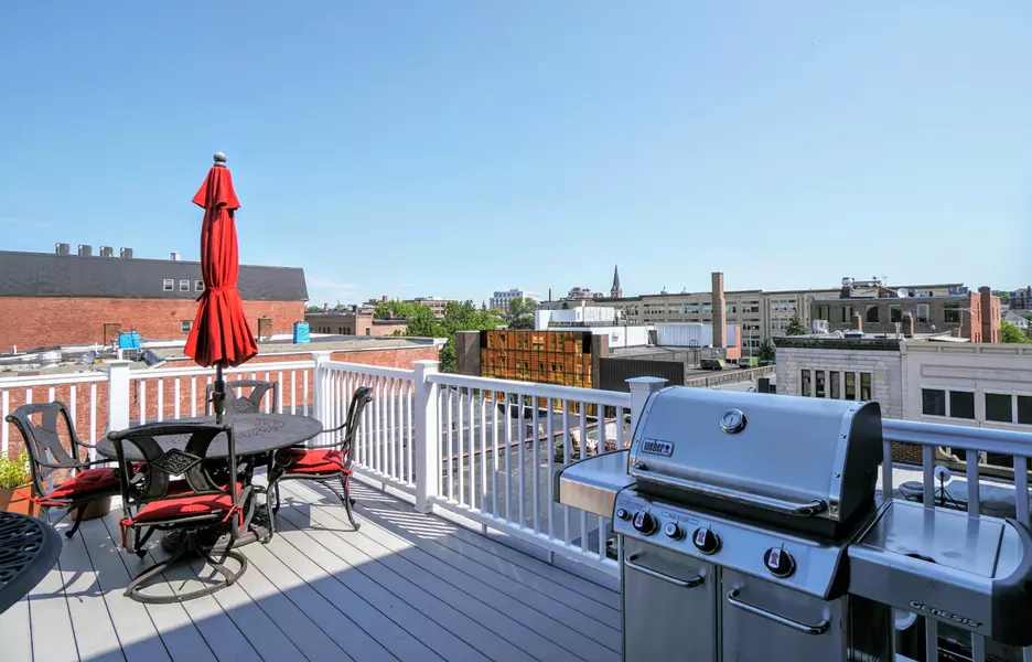 49 Lisbon ST #4, Lewiston, ME 04240