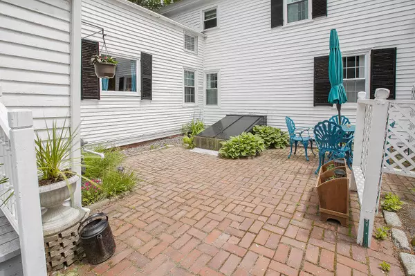 Orono, ME 04473,115 Main ST