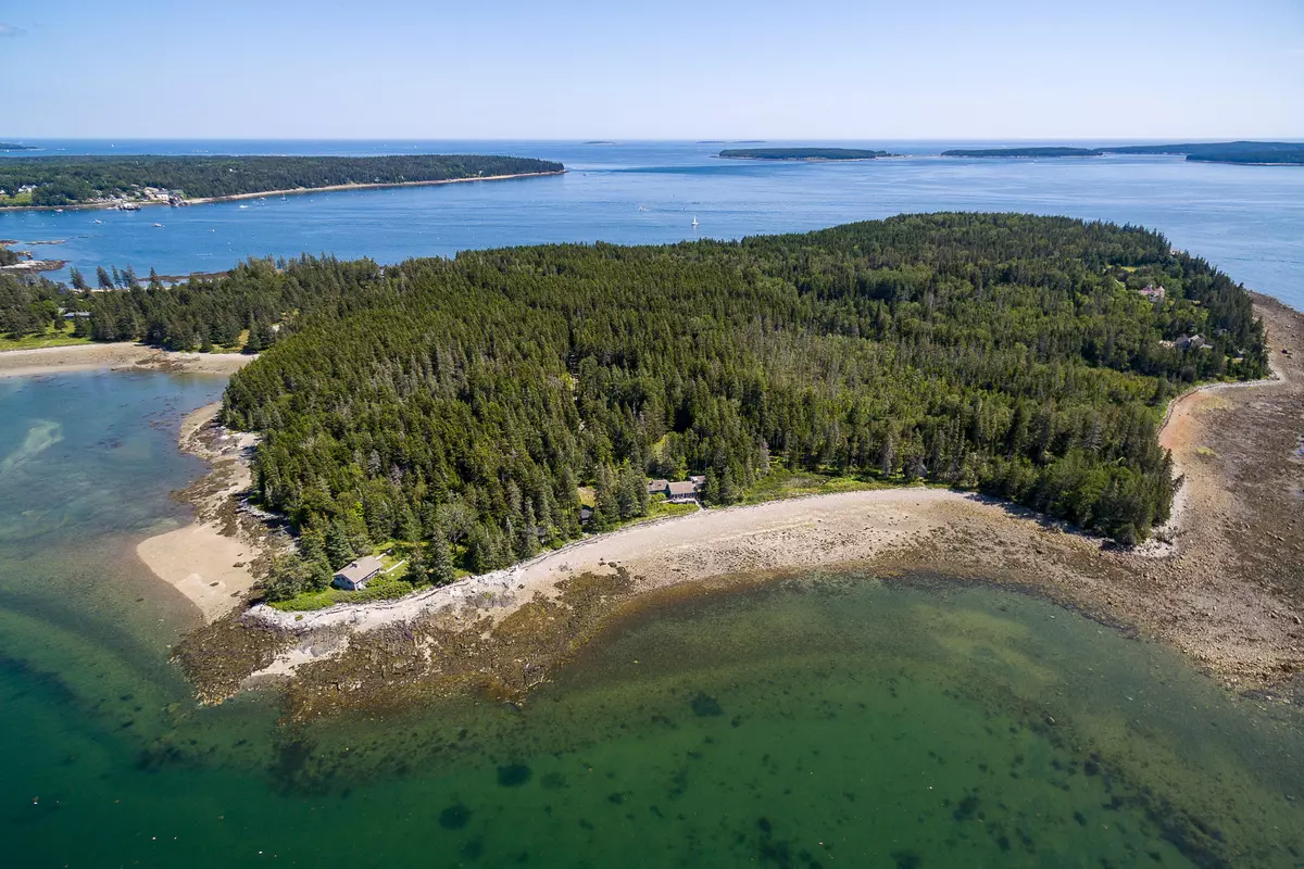 Tremont, ME 04612,186 Lopaus Point RD