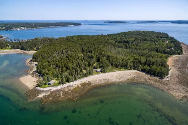 186 Lopaus Point RD, Tremont, ME 04612