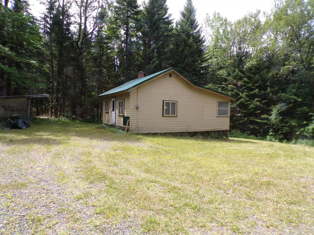 Presque Isle, ME 04769,84 Mountain RD