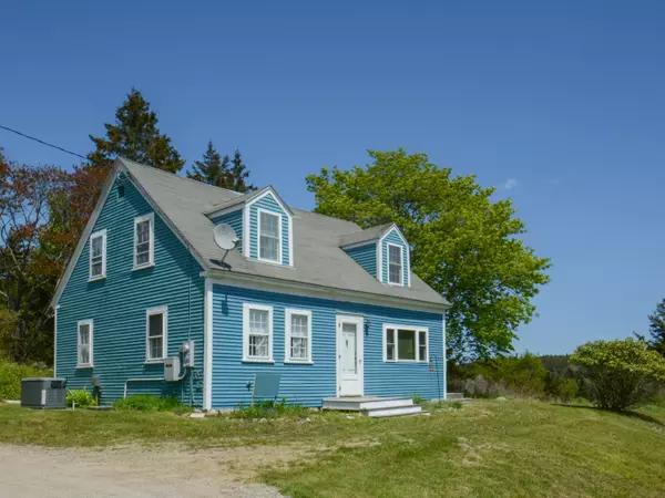 176 Harbor RD, Swans Island, ME 04685