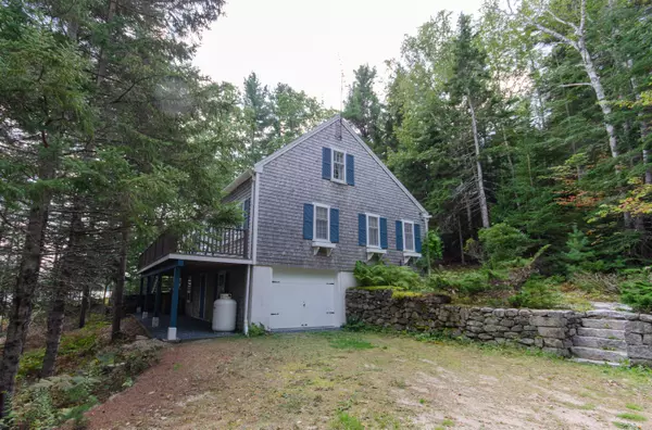 Blue Hill, ME 04614,291 Salt Pond RD