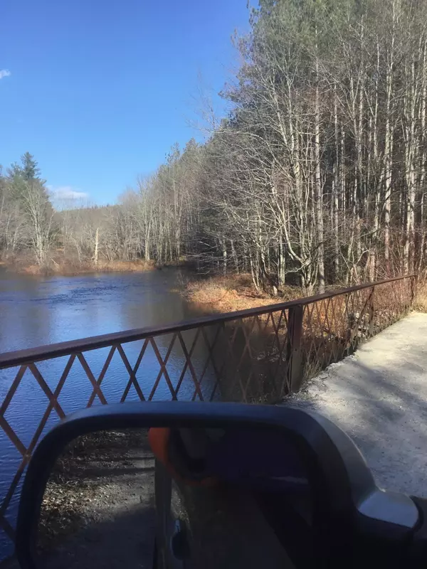 Sumner, ME 04292,00 River RD
