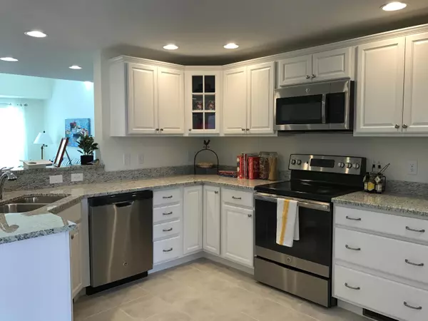 Topsham, ME 04086,16 Mica CT #P52