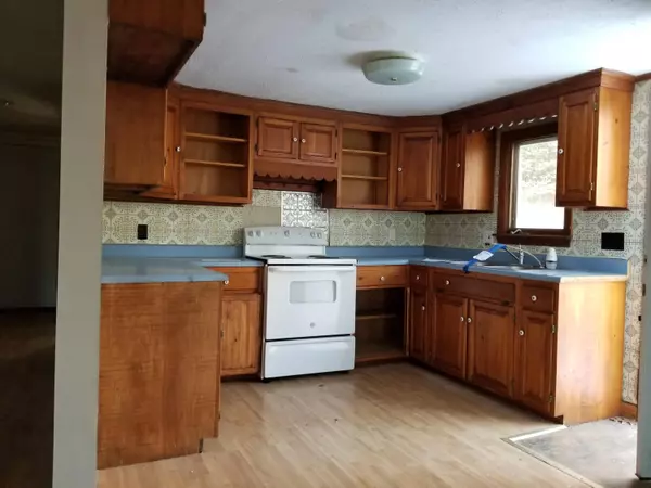 Ellsworth, ME 04605,2 Woodland RD