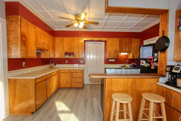 Dixfield, ME 04224,33 Weld ST