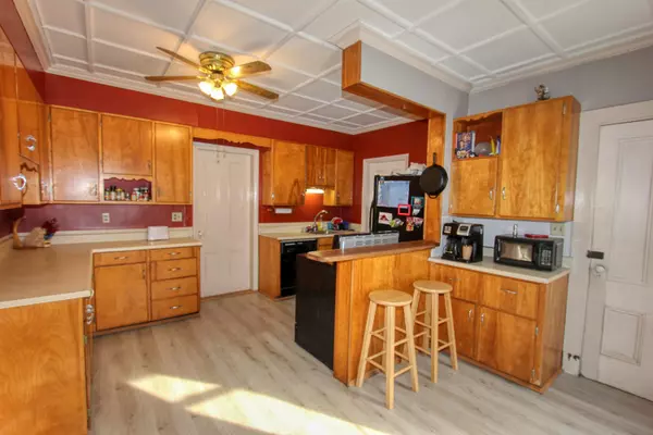 Dixfield, ME 04224,33 Weld ST