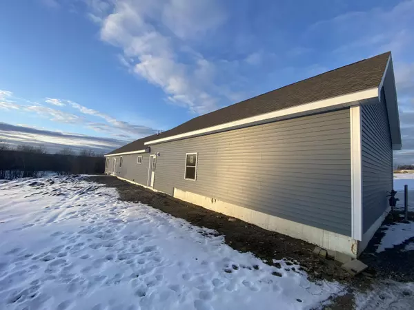 Sidney, ME 04330,20 Mia RDG