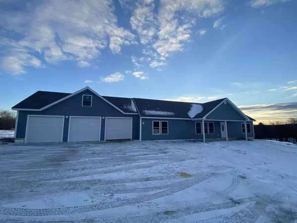 20 Mia RDG, Sidney, ME 04330