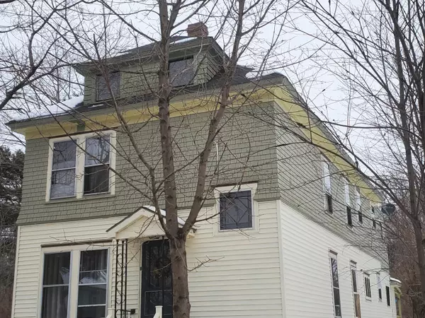 42 Park AVE, Newport, ME 04953