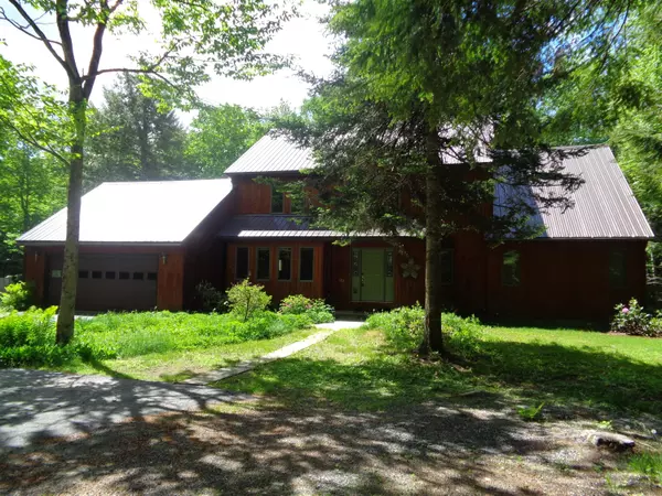 470 Poplar ST, Millinocket, ME 04462