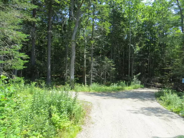 40 Eastwood CT, Bristol, ME 04539