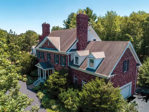 11 Heritage LN, Bangor, ME 04401