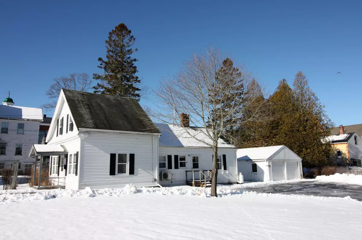 Machias, ME 04654,67 Court ST