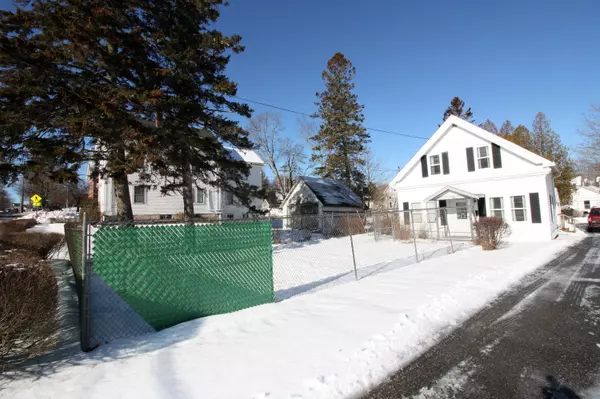 Machias, ME 04654,67 Court ST