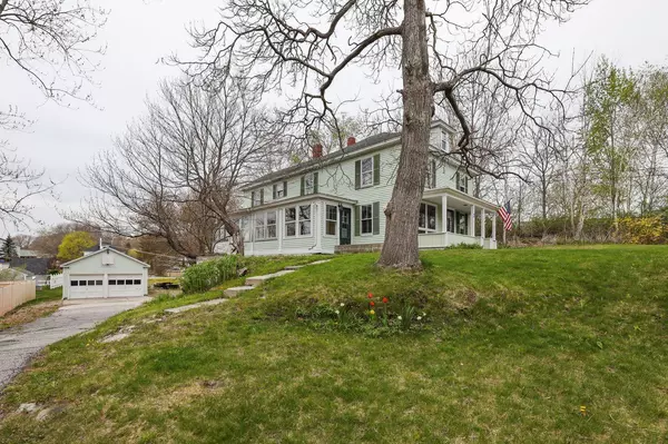 Topsham, ME 04086,7 Bridge ST