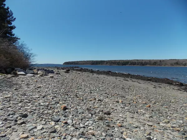 Stockton Springs, ME 04981,00 Rocky Point RD