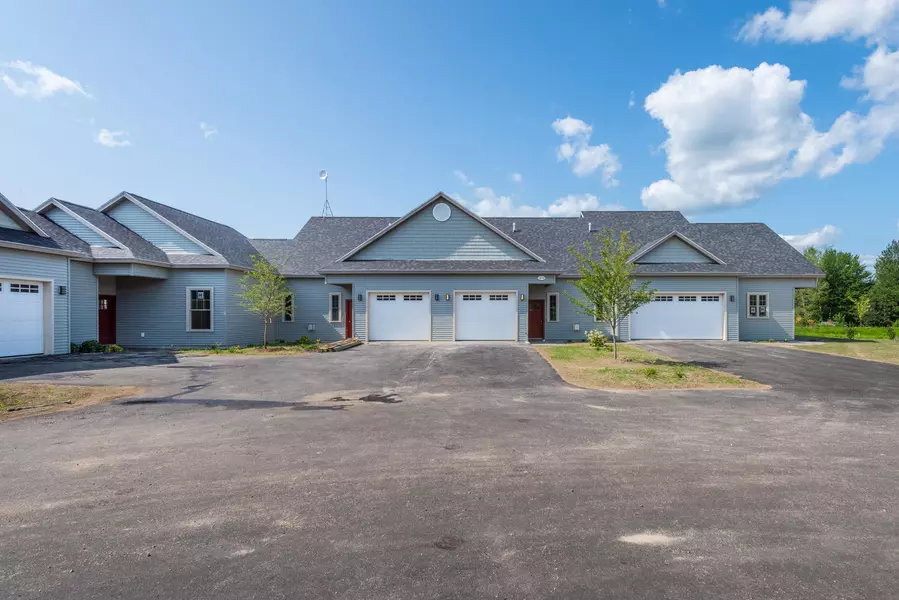 18 Faraday DR #C, Cumberland, ME 04021