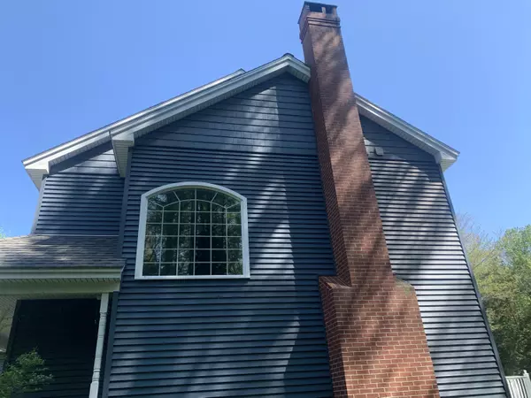 Topsham, ME 04086,18 Coombs RD