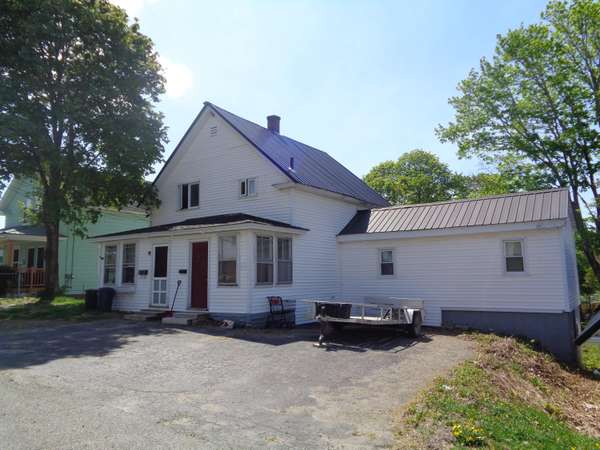 4 Elm ST, East Millinocket, ME 04430