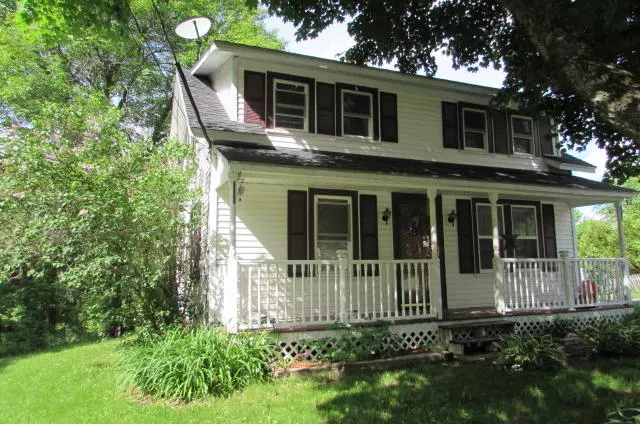 18 Clark ST, Lincoln, ME 04457