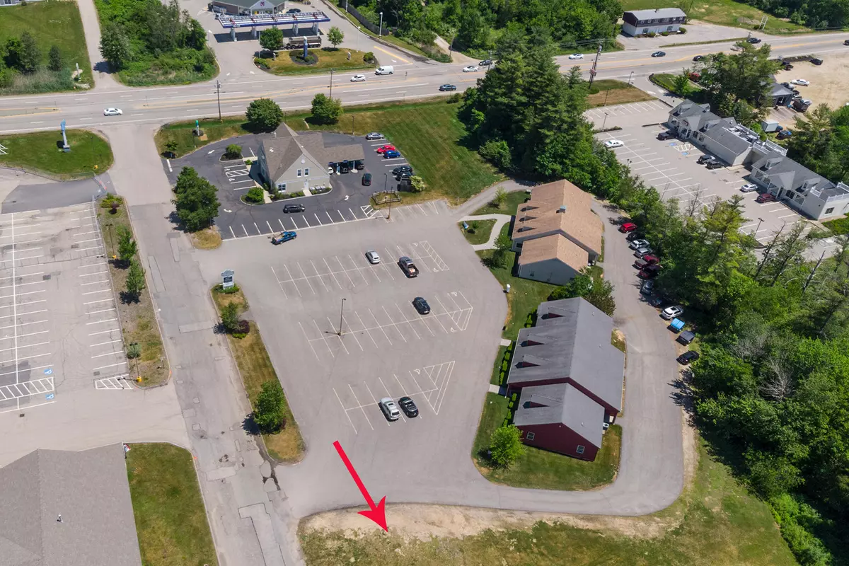 Eliot, ME 03903,17 Levesque DR #4