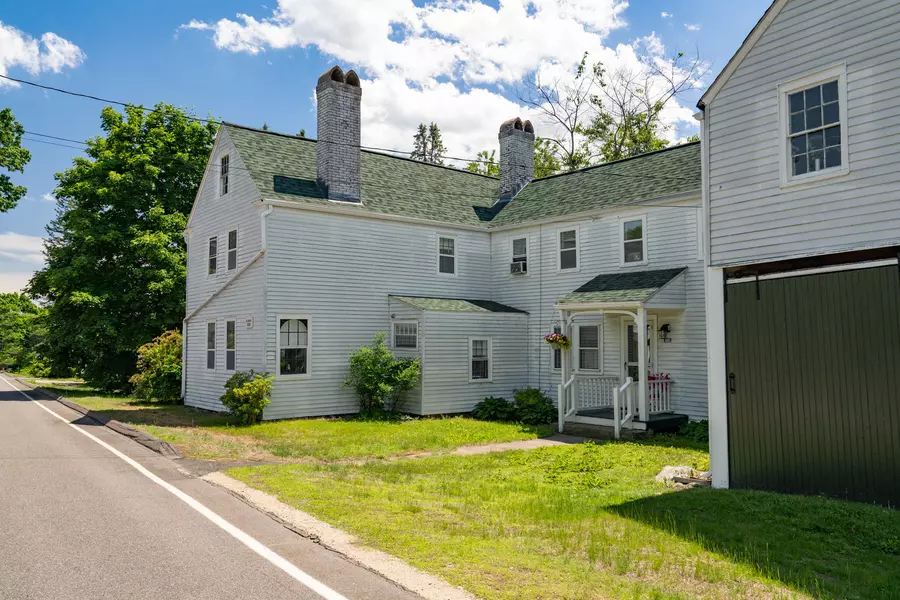 1089 State RD, Eliot, ME 03903