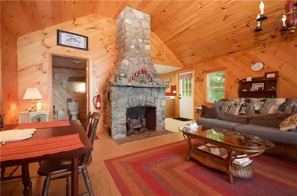 82 Annis LN, Hope, ME 04847