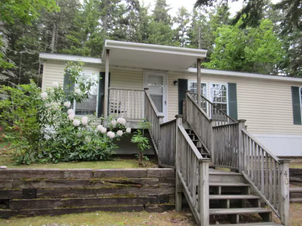 Southwest Harbor, ME 04679,40 Seawall RD