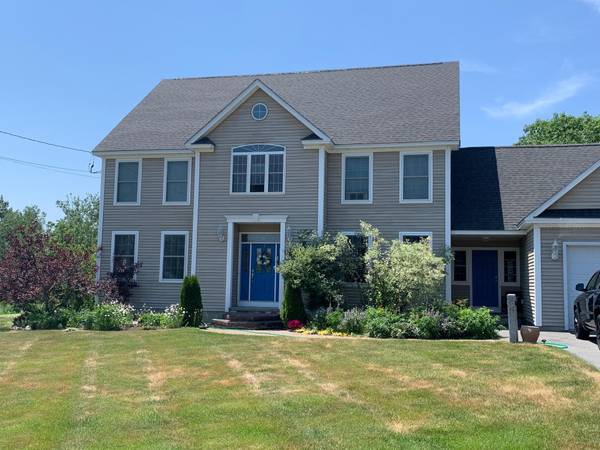 21 Longmeadow DR, Veazie, ME 04401