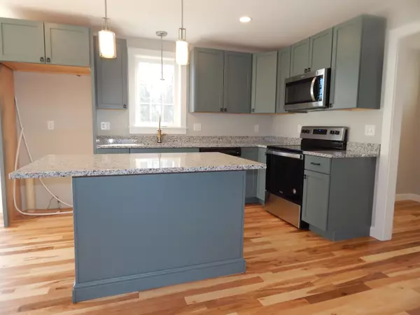 Kittery, ME 03904,52 Huntington WAY