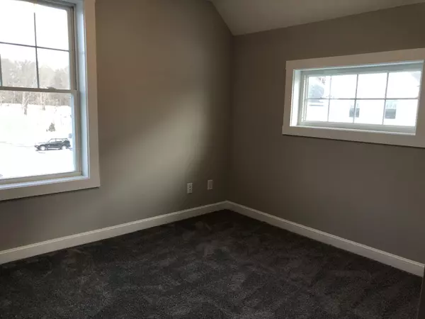 Kittery, ME 03904,56 Landmark Hill LN #8