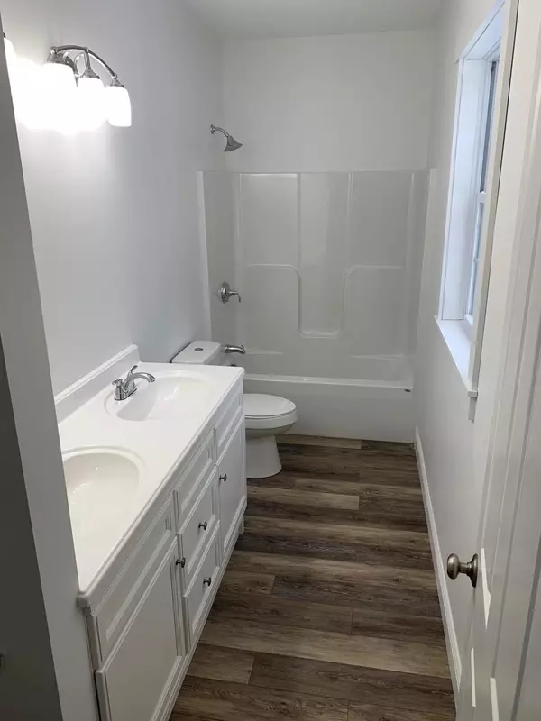 West Gardiner, ME 04345,104 Matthew LN