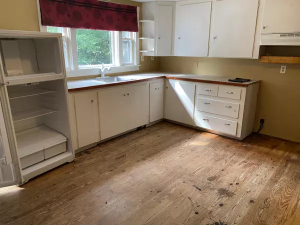 Gouldsboro, ME 04607,1037 RT 1 Rt 1