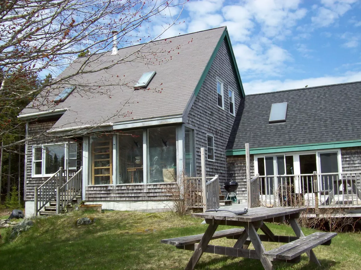 Isle Au Haut, ME 04645,1 Black Dinah HOLW